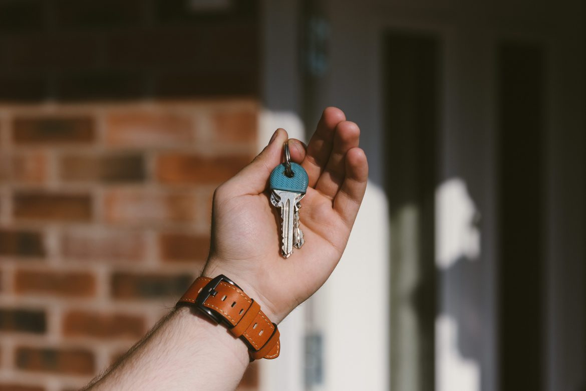 Que prend en charge une société de maison clé sur porte